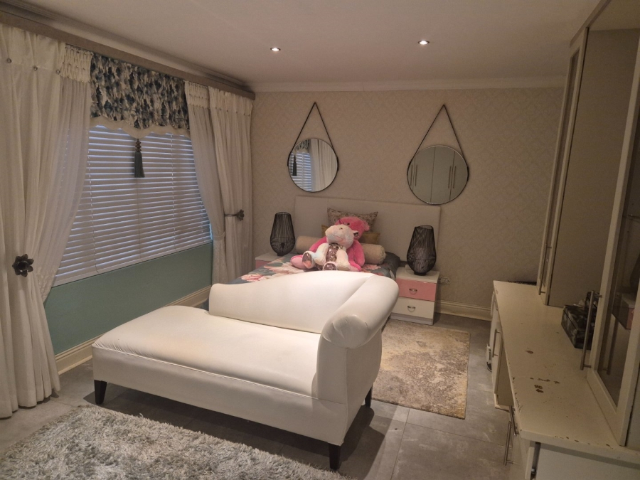 5 Bedroom Property for Sale in Heuwelsig Free State